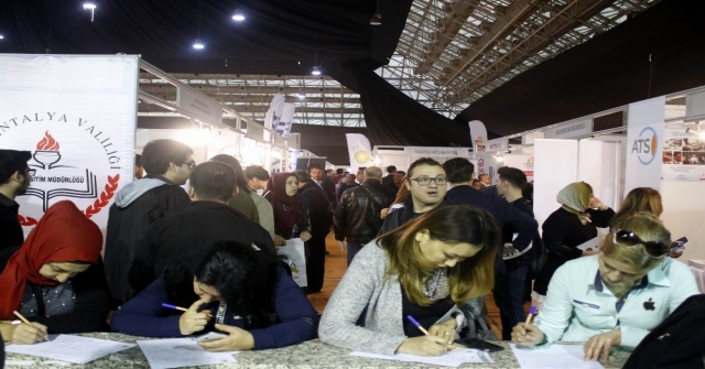 İş Arayanlarla İş Verenler İstihdam Fuarında Buluştu