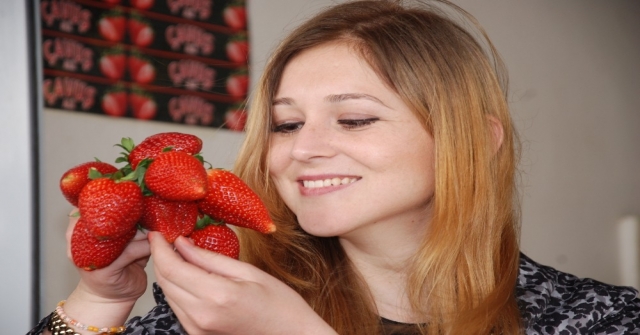 Silifke Çileğinin Fiyatını Kaymakam Ve Üreticiler Birlikte Belirledi