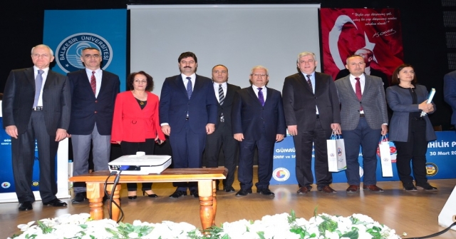 Rona Yırcalı  gençlere tecrübelerini anlattı