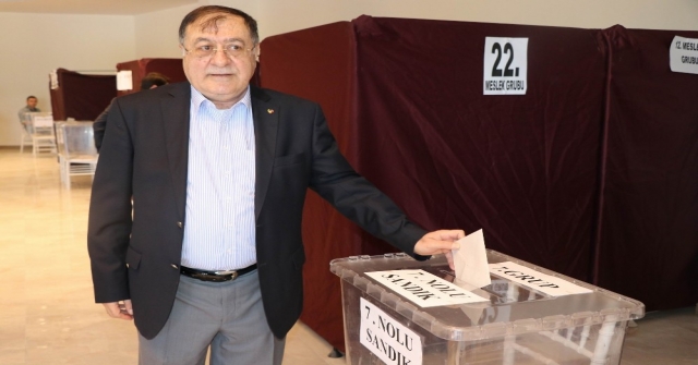 Nevşehir'de Parmaksız 5.'inci kez başkan