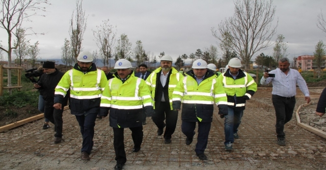 Başkan Gül Kentparktaki Çalışmaları İnceledi