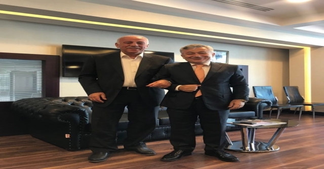 Şahbaz Ve Baş Kol Kola