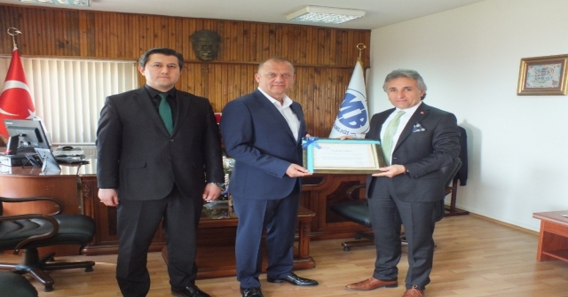 Özçelik, Belgesini Defterdar Koçaşın Elinden Aldı