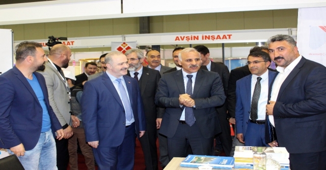 Vanda ‘İnşaat Yapı Makina Ve Mobilya Fuarı Açıldı
