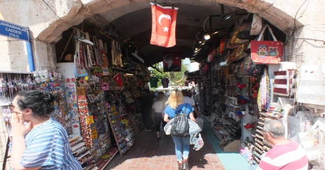 468 turist taşıyan gemi Kuşadası'nda