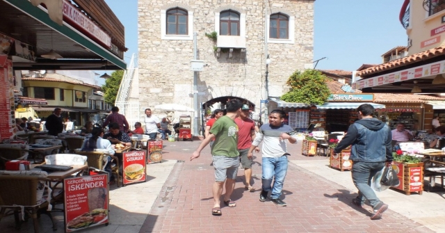468 turist taşıyan gemi Kuşadası'nda