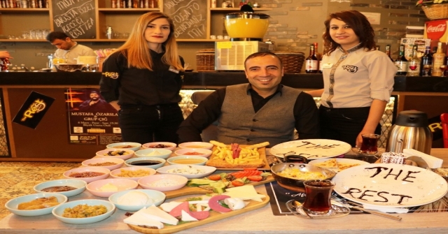 The Rest Coffeeden Zengin Kahvaltı Sofrası
