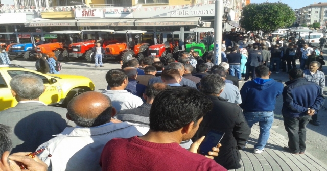 İş-Kurda Mevsimlik İşçi Kuyruğu
