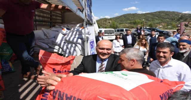 Kızılcahamamlı Çiftçiye Tohum Desteği