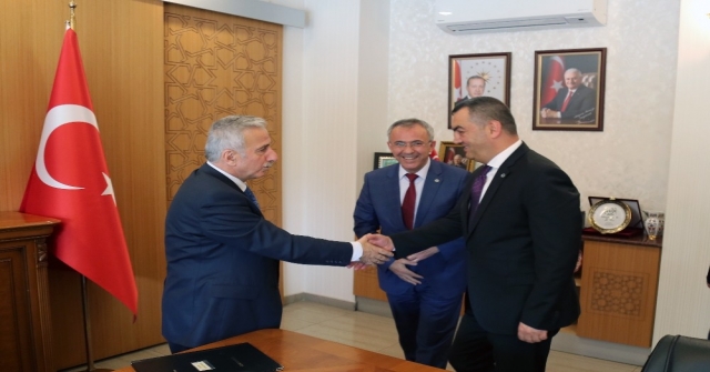Kayso Başkanı Büyüksimitçiden Vali Kamçıya Ziyaret
