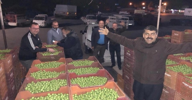 Mutta Kaliteli Kayısı Ve Erik Üreticilerle Tüccarın Yüzünü Güldürdü
