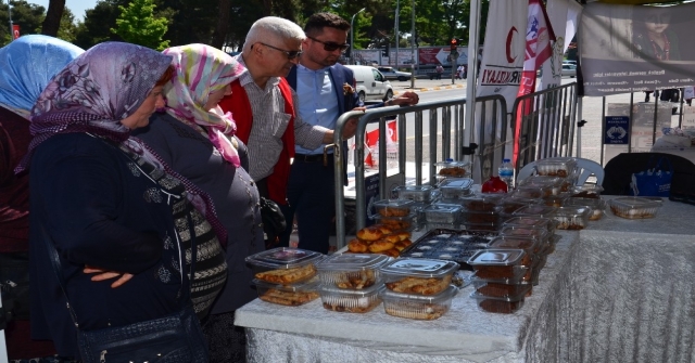 Üniversite Öğrencileri Afrine Destek İçin Kermes Düzenledi.