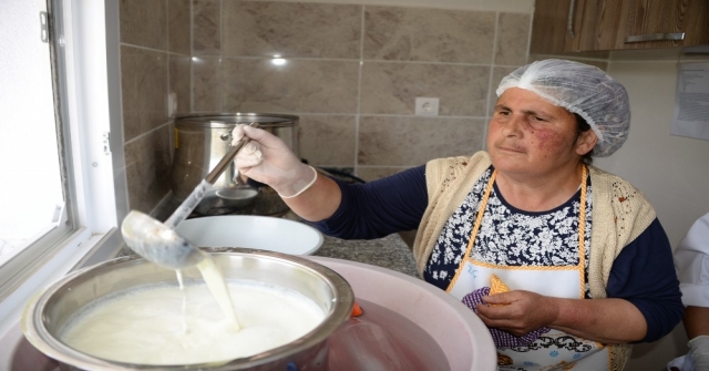 Köy kadınlarından pastörize peynir