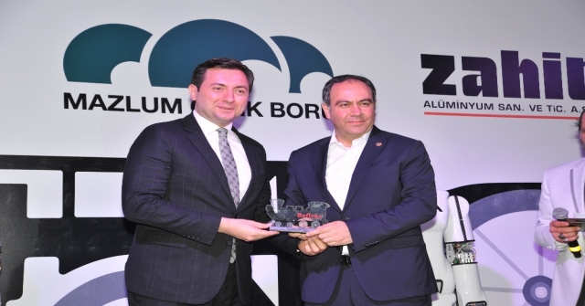 Bossayı Satın Alan İsrafil Uçuruma ‘Yılın İşadamı Ödülü