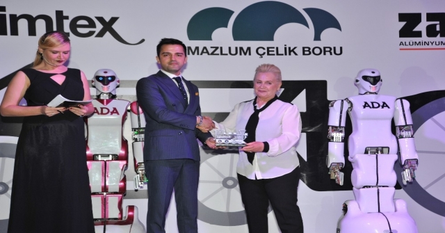 Bossayı Satın Alan İsrafil Uçuruma ‘Yılın İşadamı Ödülü