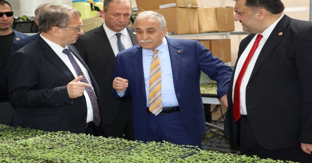 Bakan Fakıbaba Yaş Çay Taban Fiyatının Nasıl Belirlendiğini Anlattı