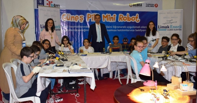 Çocuklar Kendi Yaptıkları Robotlarıyla, Yenilenebilir Enerjiyi Öğrendi