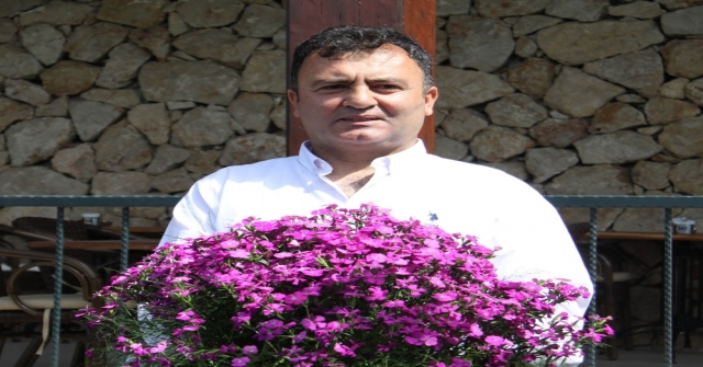 Dünyanın Annelerine Antalyadan 42 Milyon Dal Çiçek