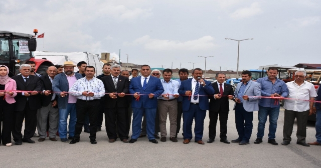 Tarsusta Traktör Pazarı Açıldı