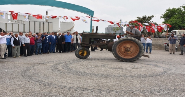 Tarsusta Traktör Pazarı Açıldı