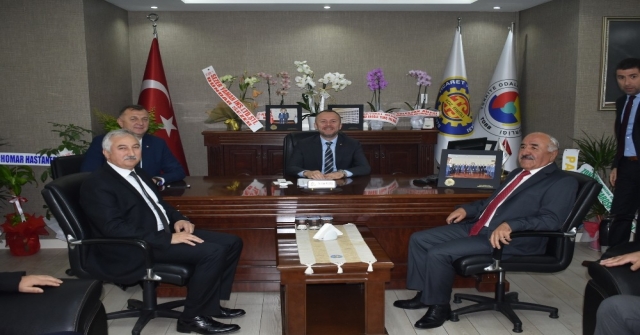 Keleş Ve Ekibi Başkan Uysalı Ziyaret Etti
