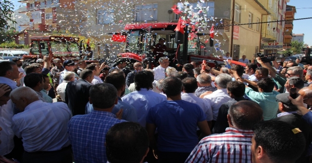 Konya Şeker ‘Çiftçiler Günü Kutlamasını, Motorin Avansı İle Taçlandırdı