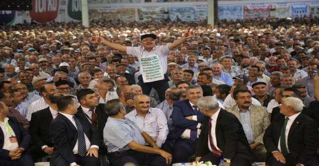 Konya Şeker ‘Çiftçiler Günü Kutlamasını, Motorin Avansı İle Taçlandırdı