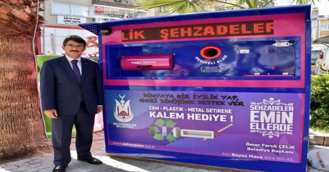 Türkiyede Bir İlk Olan Güneş Enerjili Akıllı Atık Toplama Sistemi