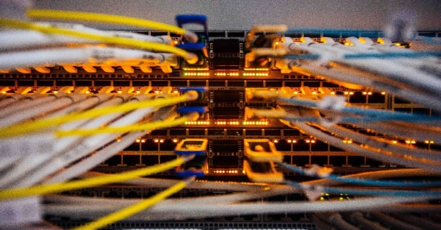 Türk Telekom 130 Milyon Tl Yatırımla Esenyurt Veri Merkezini Açtı