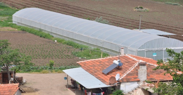 Büyükşehirin Sağladığı Sera Desteği Üreticiyi Kalkındırıyor