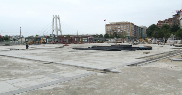Kent Meydanı Ve Yeraltı Otoparkında Çalışmalar Tam Gaz