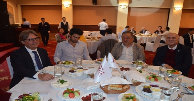 Ferrero Fındık Basınla Biraya Geldi
