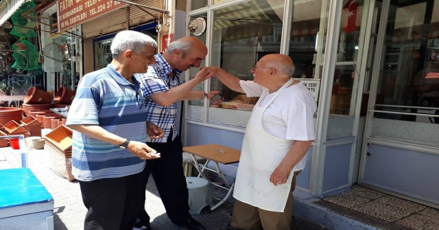 Çarşıda İlginç Gelenek Yeniden Canlandı