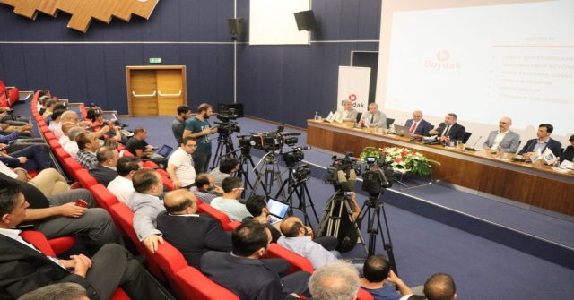 Ertekin: “İş Adamlarıyla 5 Yıldızlı Otel Lobilerinde Değil, Mesai Arkadaşlarımla Düğün Salonlarında İftar Yaptım”