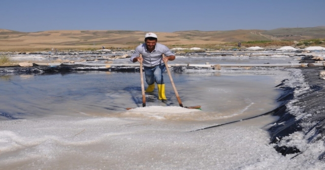 Aktuzlada Günde 120 Ton Tuz Üretiliyor