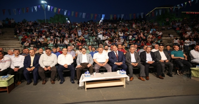 Darıcada Sahnesi Ağrı Ezgileriyle Yankılandı