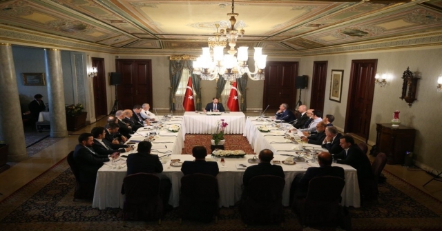 Bakan Albayrak: Bugün Akademisyenlerimiz Ve Ekonomistlerimiz İle Ekonomi Alanında Hayata Geçirmemiz Gereken Politikalara İlişkin Verimli Bir İstişare Toplantısı Gerçekleştirdik