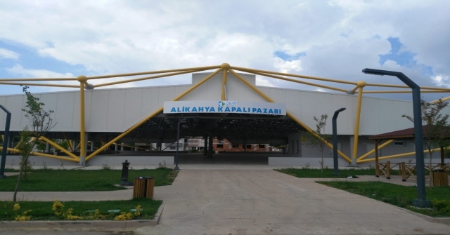 Alikahya Kapalı Pazarda Tezgahlar Açıldı