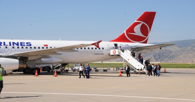 Şırnakta Yolcu Var, Uçak Yok