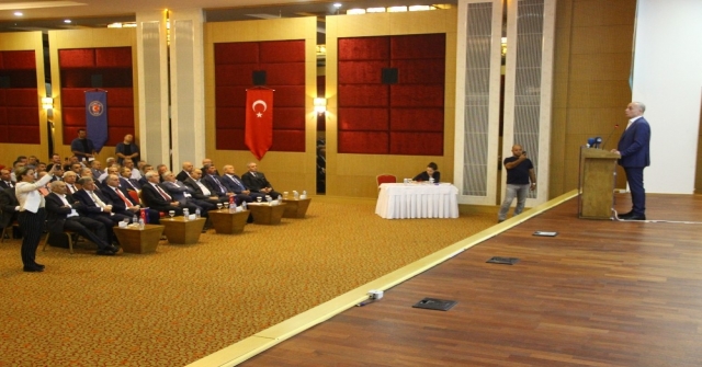 Edremit Türk-İş Sendikası Seminerine Ev Sahipliği Yaptı