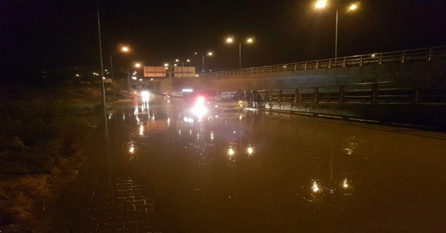 Kuşadası Fırtınayı Atlattı Yağmura Teslim Oldu