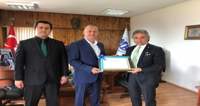 Özçelik, Belgesini Defterdar Koçaşın Elinden Aldı