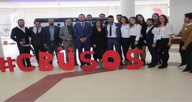 Aloğlu'ndan Üniversite Öğrencilerine Kariyer Ve Ekonomi Dersi