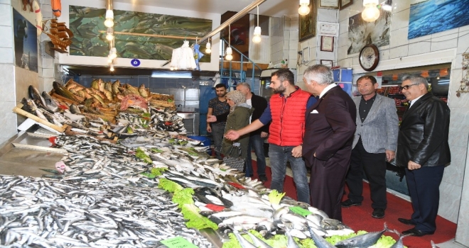 Üzüm Pazarı Esnafının Canlanması Adına Belediyeden İndirim Günleri Projesi