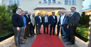 Başkan Adayı Eğinlioğlu, Edremitte İş Adamları İle Buluştu