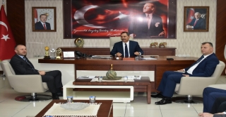 Keleş Ve Ekibi Başkan Uysalı Ziyaret Etti