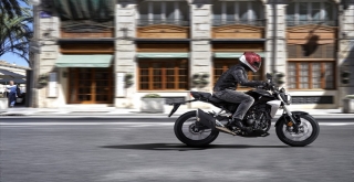 Honda'nın ‘spor naked modeli Cb250R Türkiye pazarında