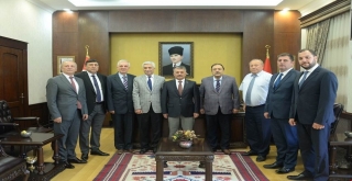 Ticaret Borsası Yönetimi Vali Yazıcıyı Ziyaret Etti