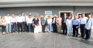 İzol: Ekonomi, Siyasetin Gölgesinde Kalmamalı