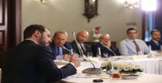 Bakan Albayrak: Bugün Akademisyenlerimiz Ve Ekonomistlerimiz İle Ekonomi Alanında Hayata Geçirmemiz Gereken Politikalara İlişkin Verimli Bir İstişare Toplantısı Gerçekleştirdik